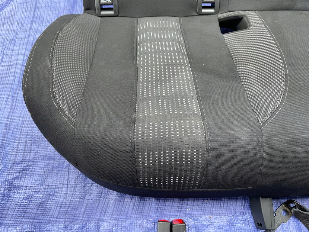 фото №12, Peugeot 308 t9 хетчбек сидіння задня заднє сидіння ремені заскочки