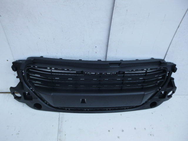 фото №1, Peugeot 301 решётка радиатора решётка радиатора бампера