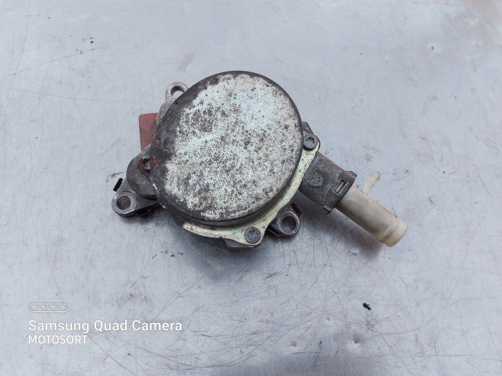 фото №1, Насос вакуум renault master iii 2.3 dci 146508418r