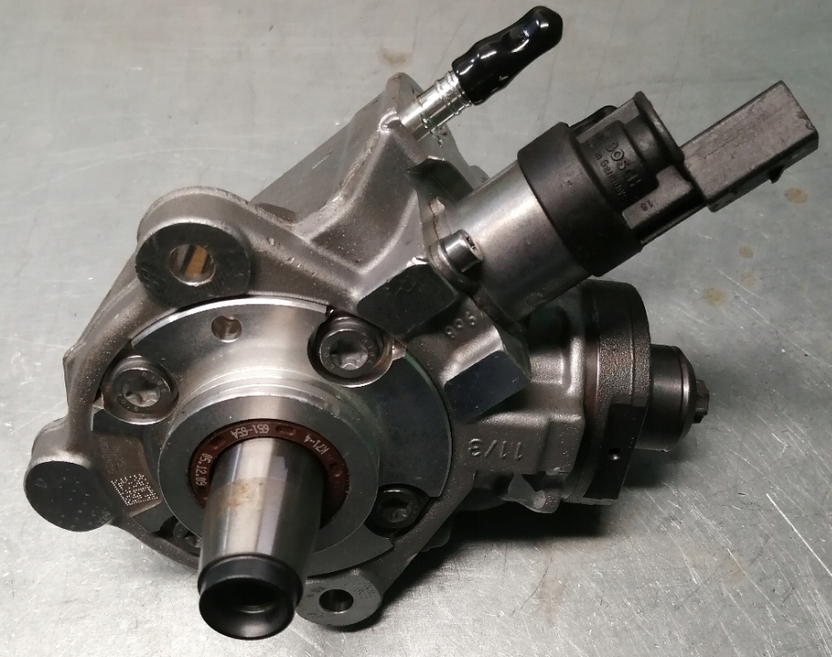 Купити Насос 0445010581 bmw 1 3 x3 2.0 d