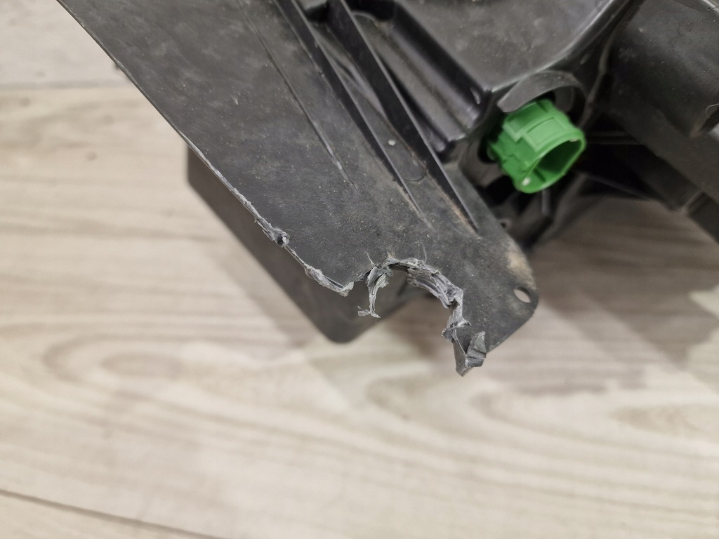 фото №7, Ferrari roma лампа права перед 904370