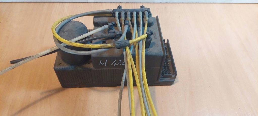 Купити Насос центрального замка mercedes w140 0132006357