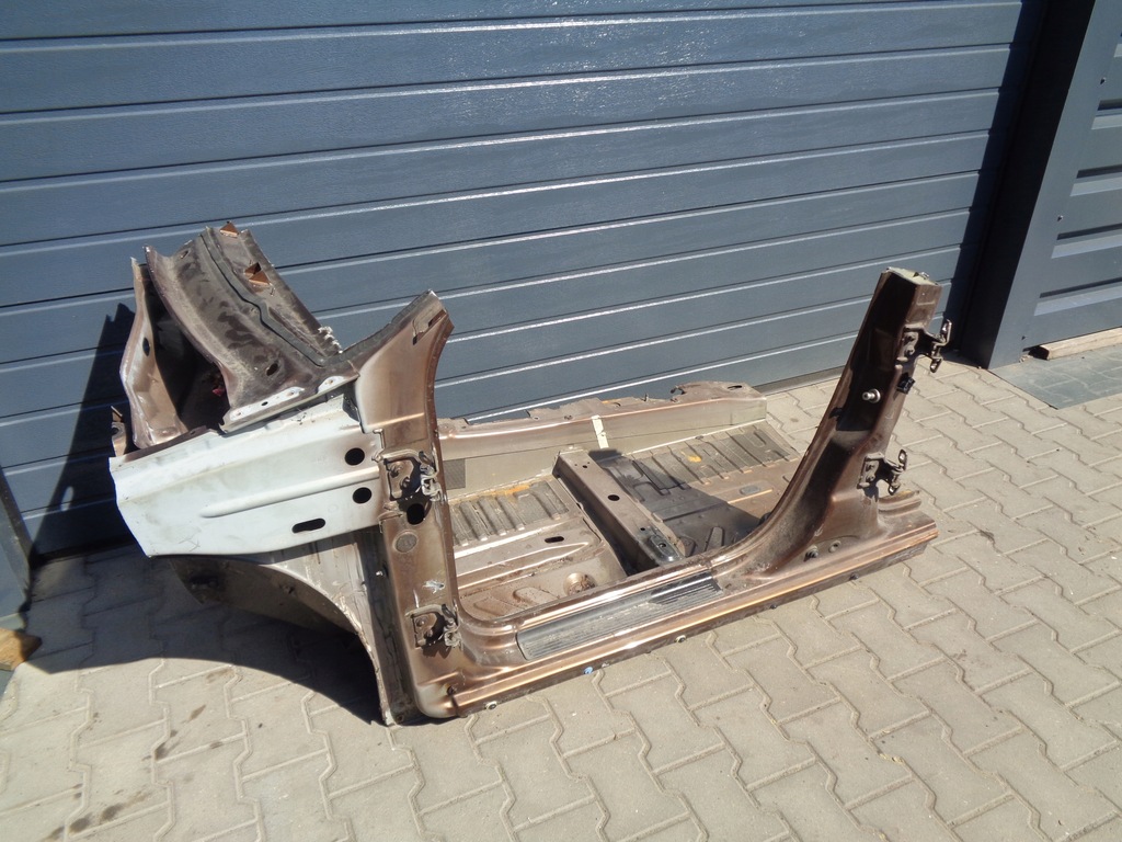 фото №1, Dacia duster i порог левый