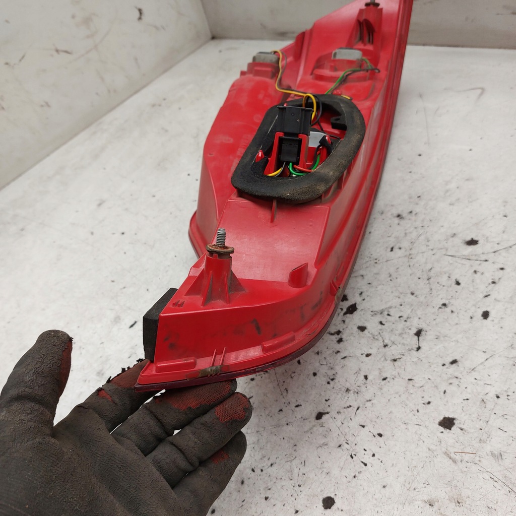 фото №13, Audi q7 usa лампа права задня 4l0945094a