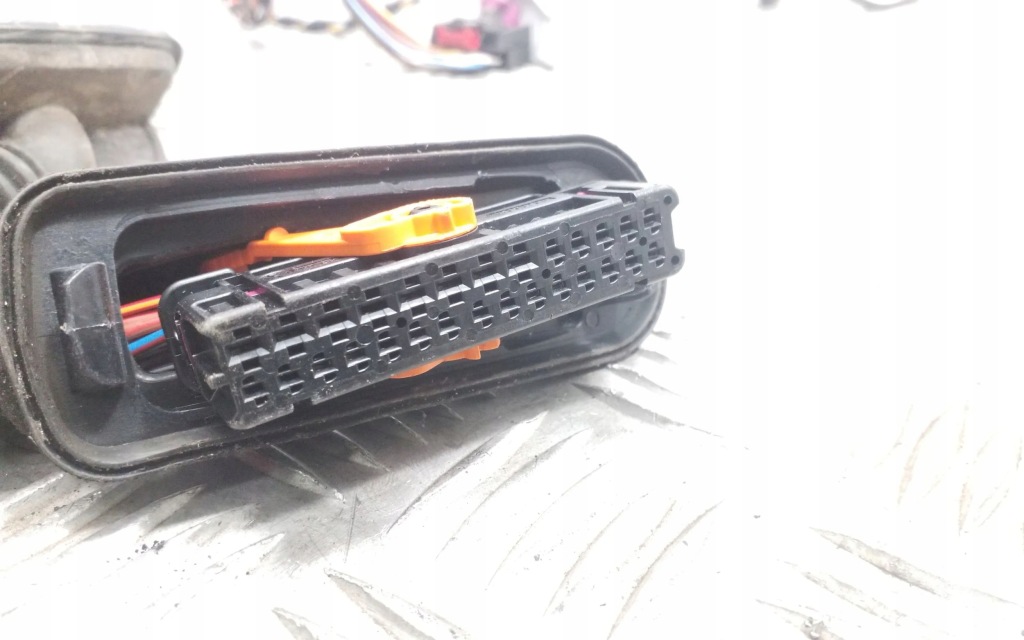 Купить 2010 volkswagen tiguan жгут дверь передних 5n2971121c