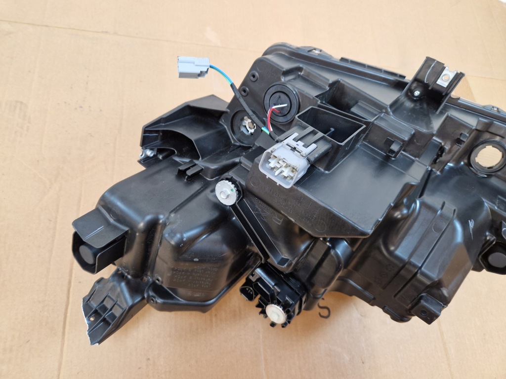 Suzuki vitara 3 3 рестайлінг  18- фара правий фара правий full led 100-7r016 Недорого