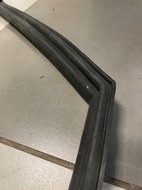 Купити Прокладка верхній ніша двері do mercedes 107 slc