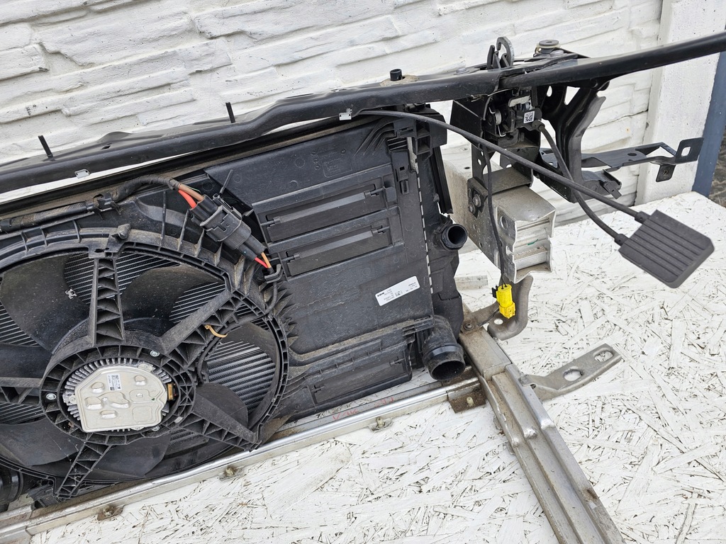 фото №8, Bmw 2 f45 f46 pas передний радиатор 2,0b 9271207