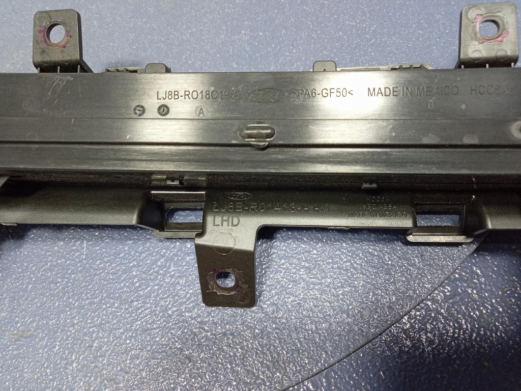 фото №6, Ford mustang mach-e середній ґрати обдув панелі консолі lj8br018c19a