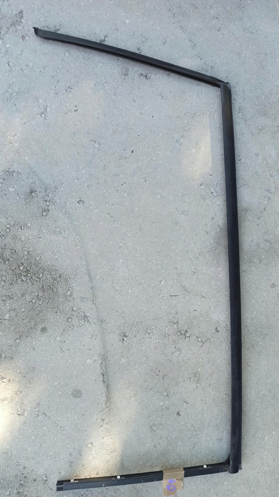 фото №1, Hyundai kona прокладка дверь левый задняя