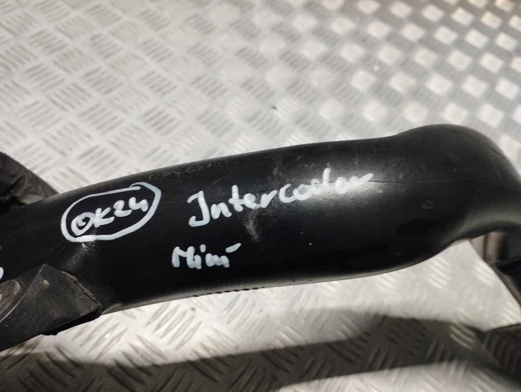 Mini cooper s r55 r56 шланг повітря 2753076 Недорого