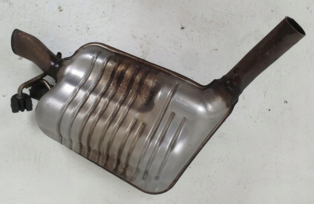 Гаситель конечный выхлоп правая  mercedes cls w218 cgi Недорого