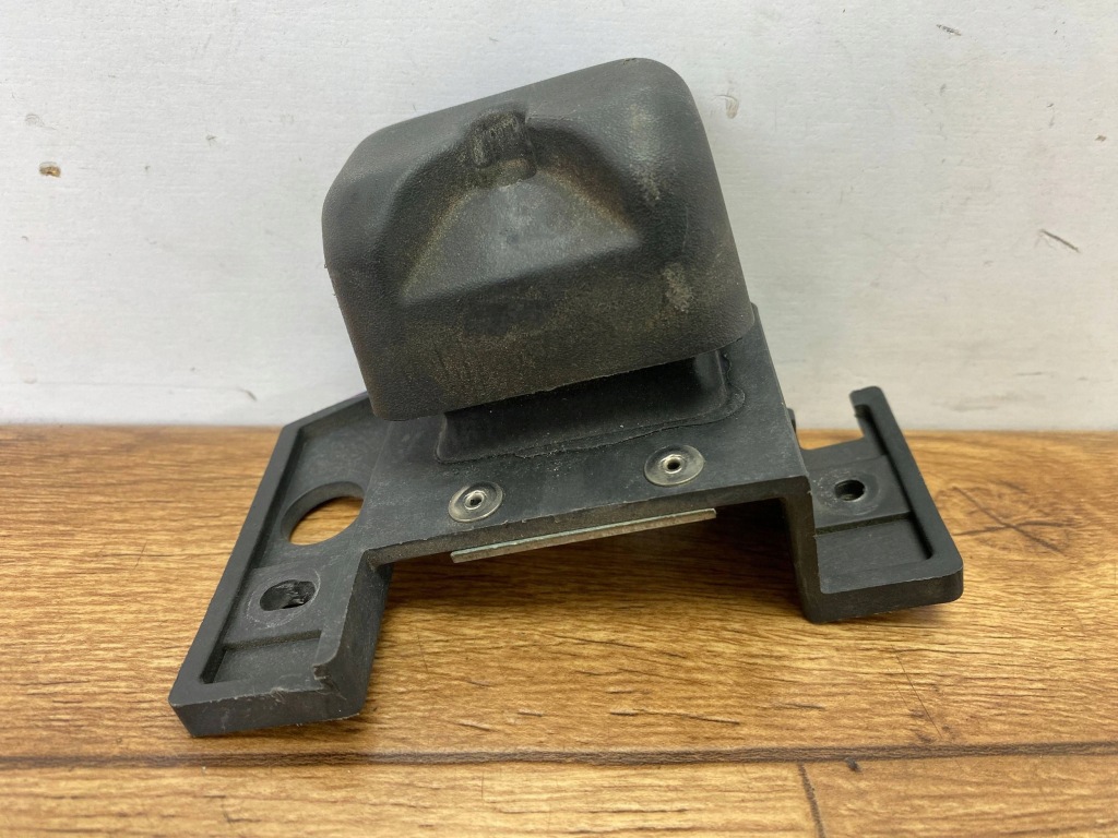 Купити Тримач  кронштейн chevrolet corvette c6 2005+