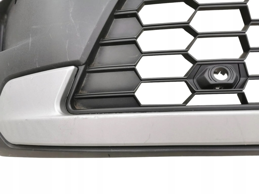 Бампер, решітка радіатора, решітка радіатора jeep avenger 26. Ціна