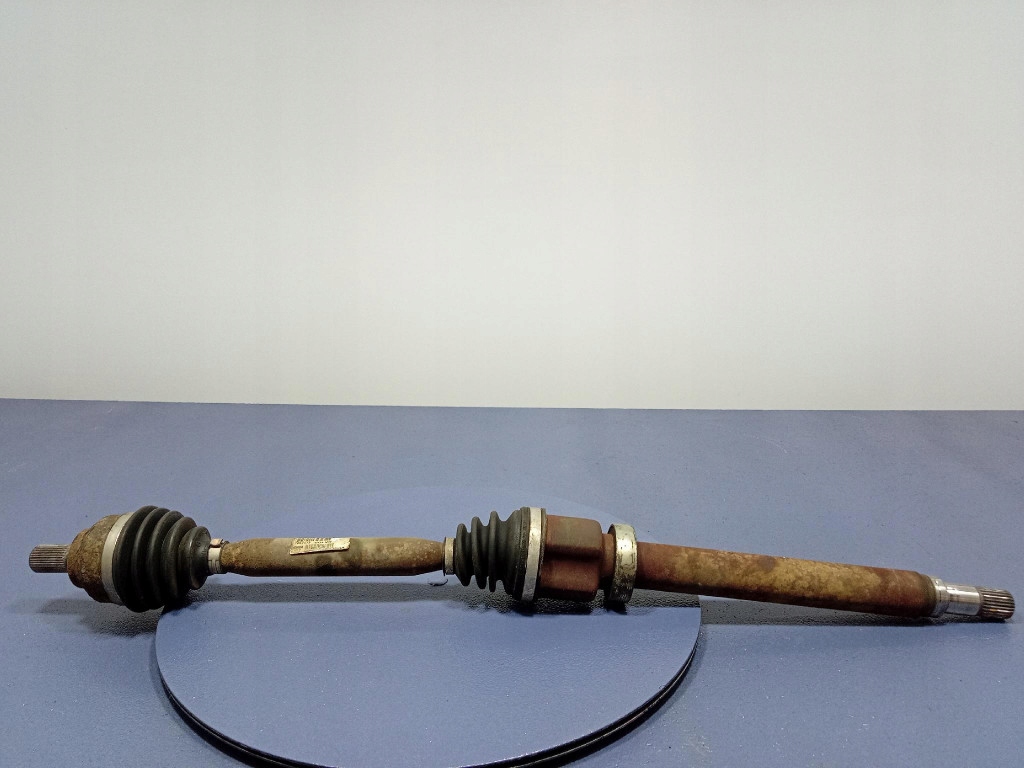 Купити Volvo c30 1.8 125km привідний вал права перед механічна коробка передач 30783168