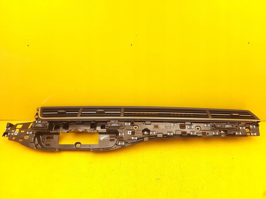 фото №1, Audi q7 4m решётка обдув средняя 4m1820902