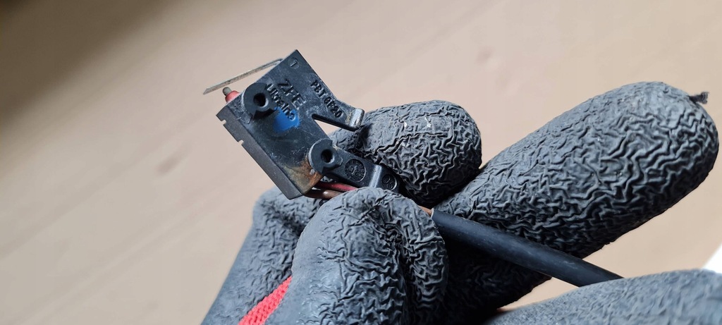 фото №7, Rs5 8w lift s5 a5 датчик замка крышки двигателя штекер a4 b9 8w q5 q3