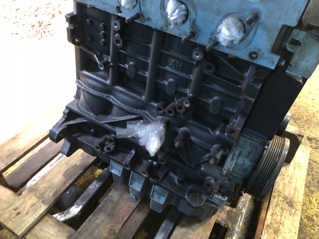 фото №12, Двигатель kompletny vw passat b6 golf v touran audi cba cbab 2,0 tdi 140 km
