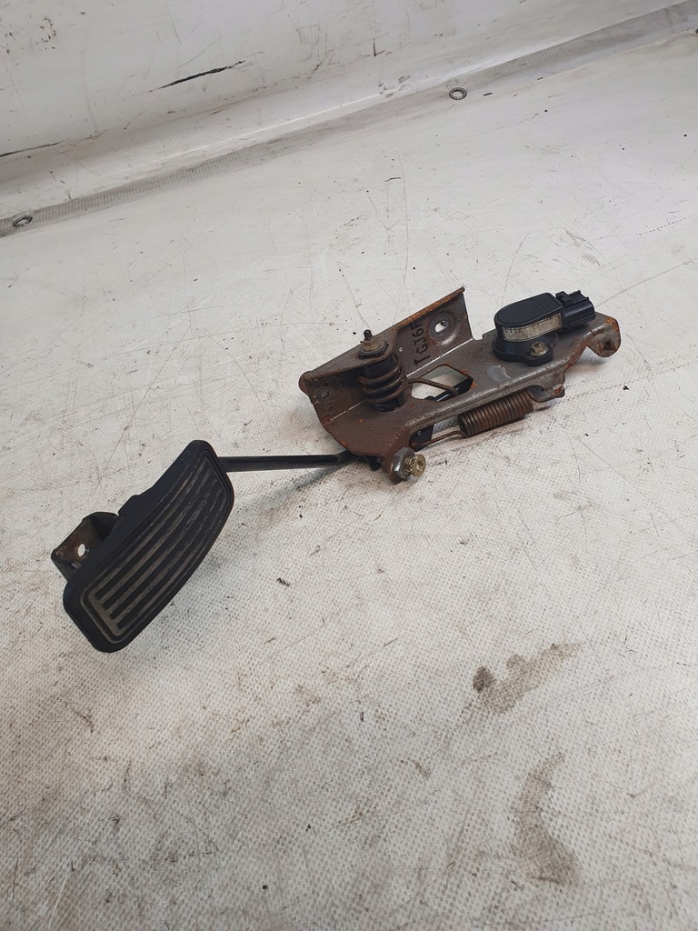 фото №10, Педаль потенциометр газа mazda 6 i gg 02-05r.