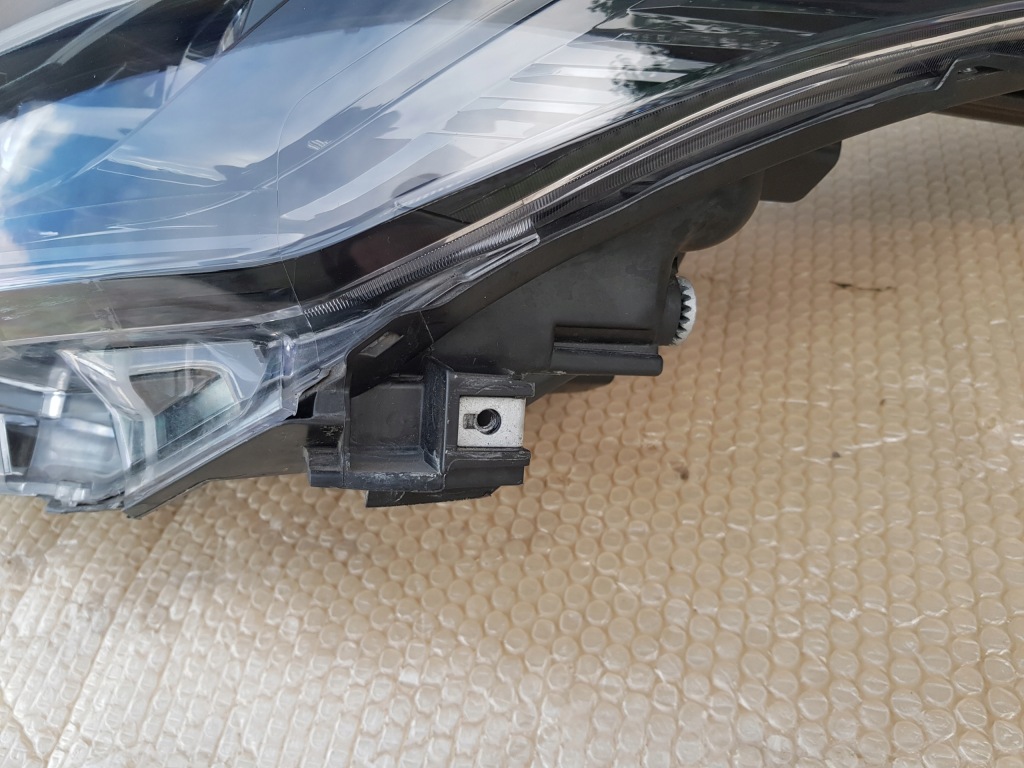 фото №7, Toyota chr lift лампа перед левая full led 19+