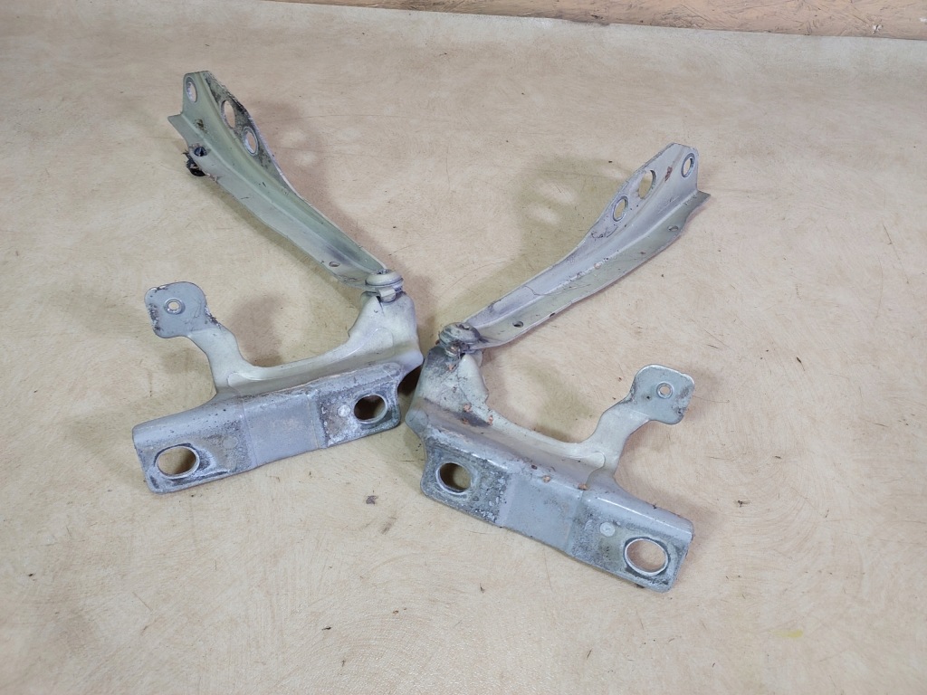 фото №4, Volvo v50 петля капот правый левый комплект