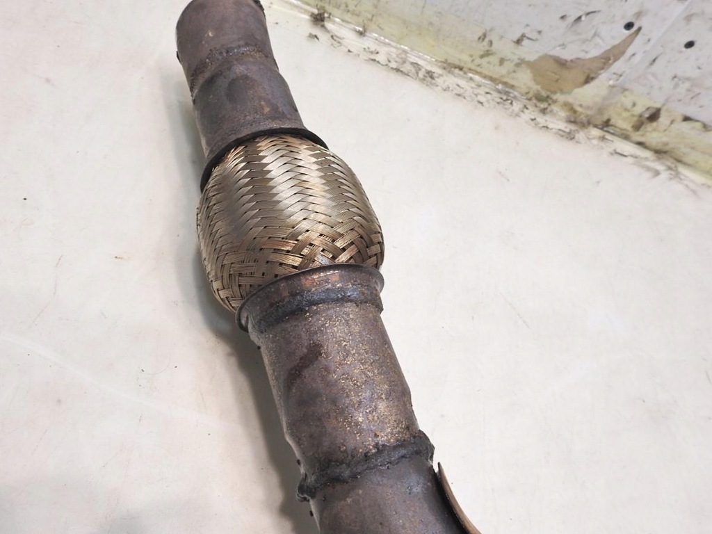 фото №8, Гасник коливань труба vw golf v plus 1.6 fsi