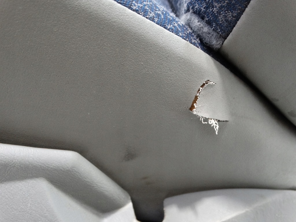 фото №15, Заднє сидіння пасажира правий перед opel vivaro a i ряд