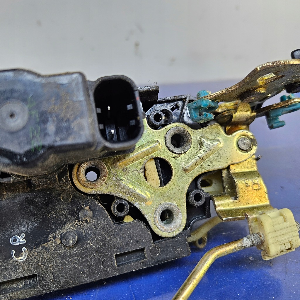 фото №4, Chevrolet aveo t200 замок дверь правый задняя 2pin