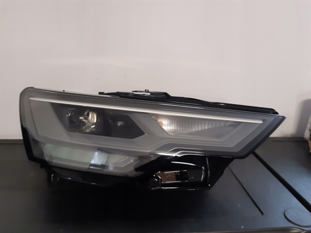 фото №1, Audi a6 c8 full led права 4k0 941 034