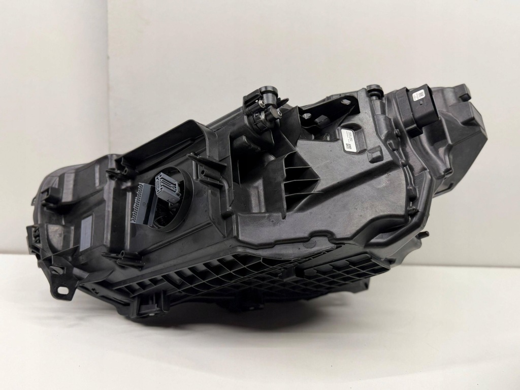 Volvo xc40 рестайлінг  фара ліва правий full led base 32420415 32420420 Зі Шроту