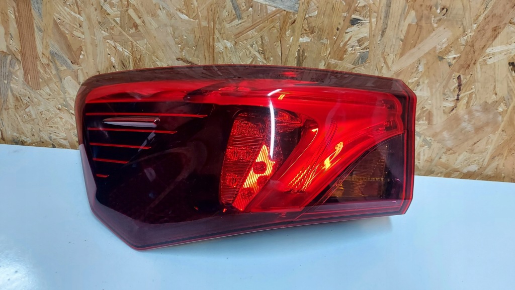 Купить Фара l левая левый задний  задняя toyota avensis t29 t 29 универсал led combi fl рестайлинг