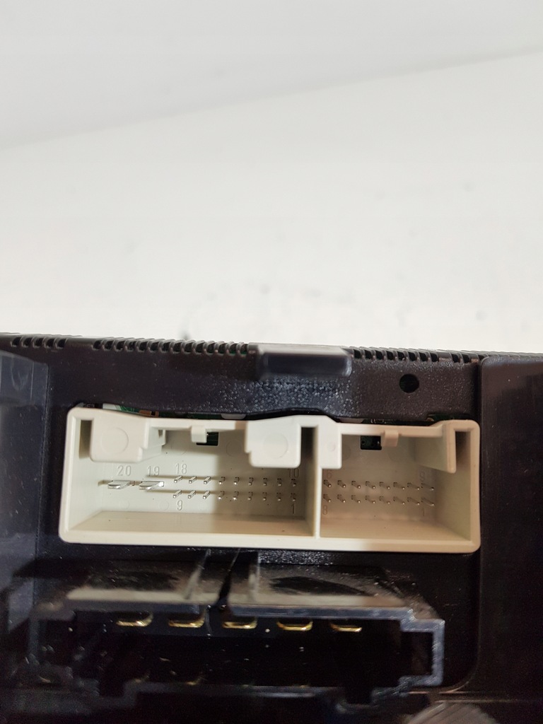 фото №7, Панель обдув кондиционера vw passat b6 eu