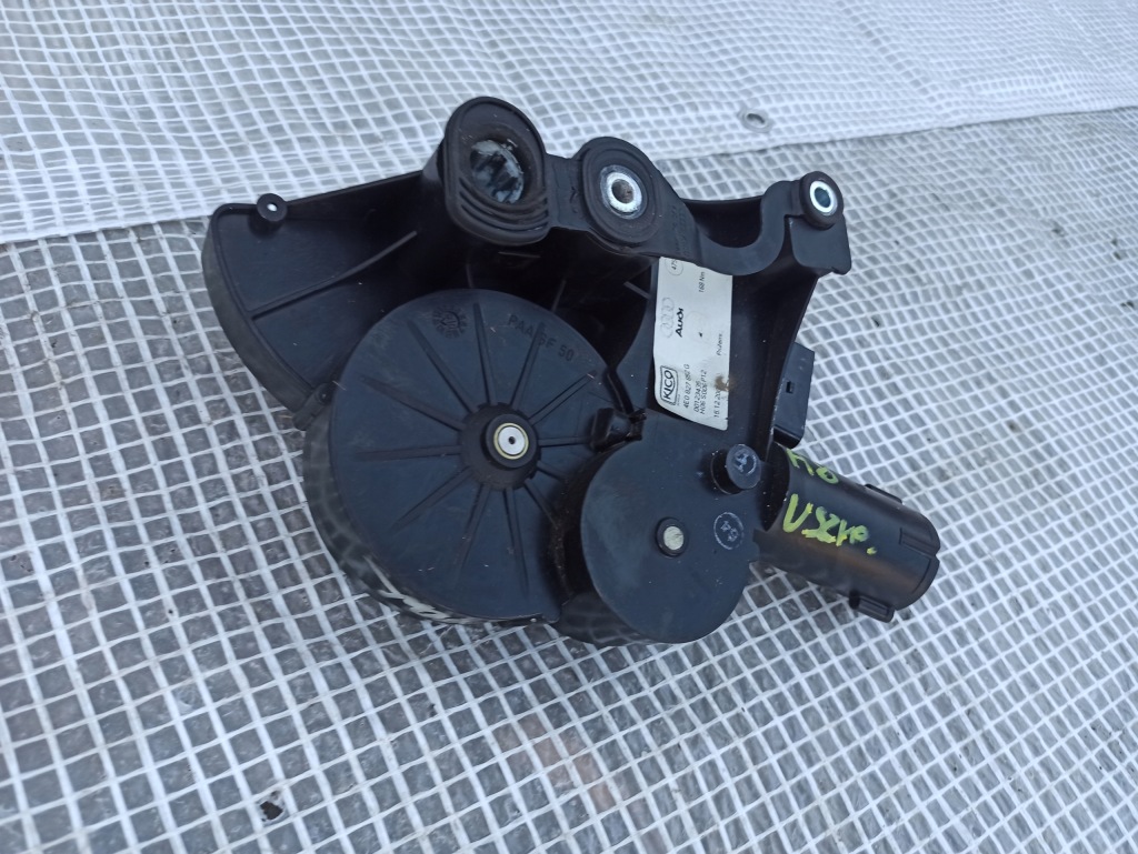 фото №1, Audi a8 d3 доводчик кришки задня моторчик привід 4e0827852g