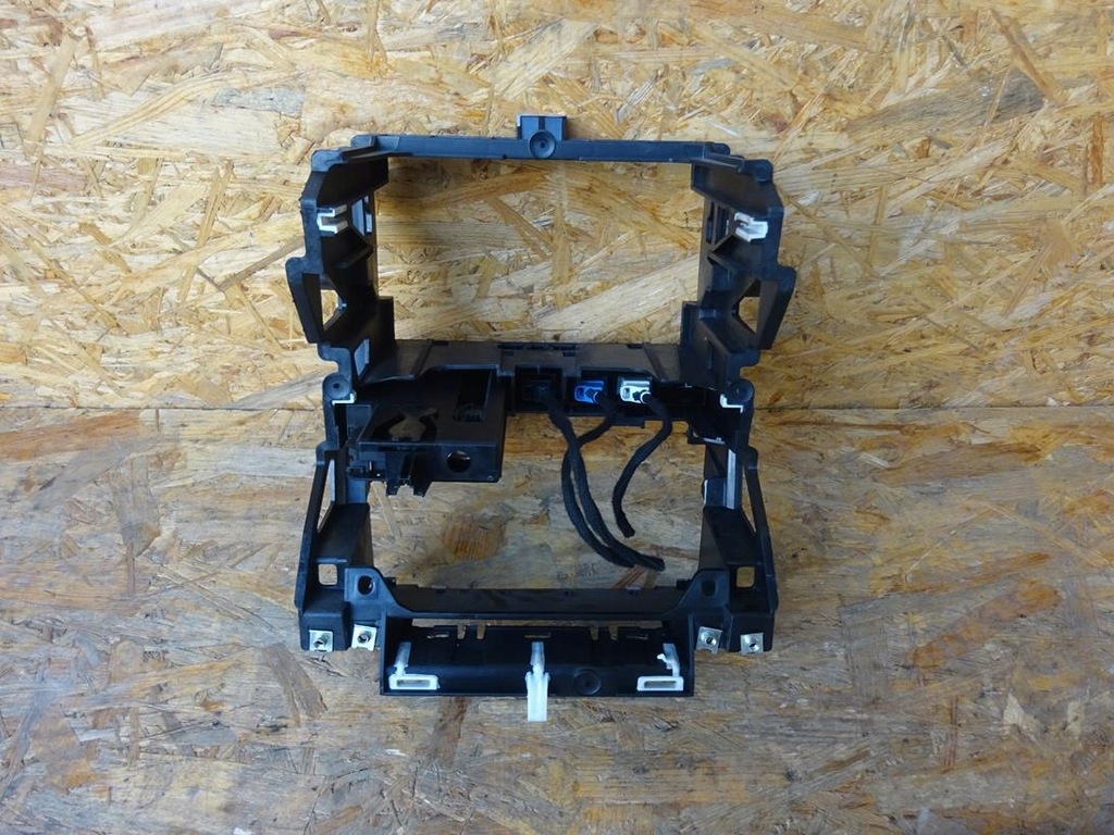 фото №14, Audi a3 8p рамка корзина радио навигации переключатели панель 2 din 8p0858005d