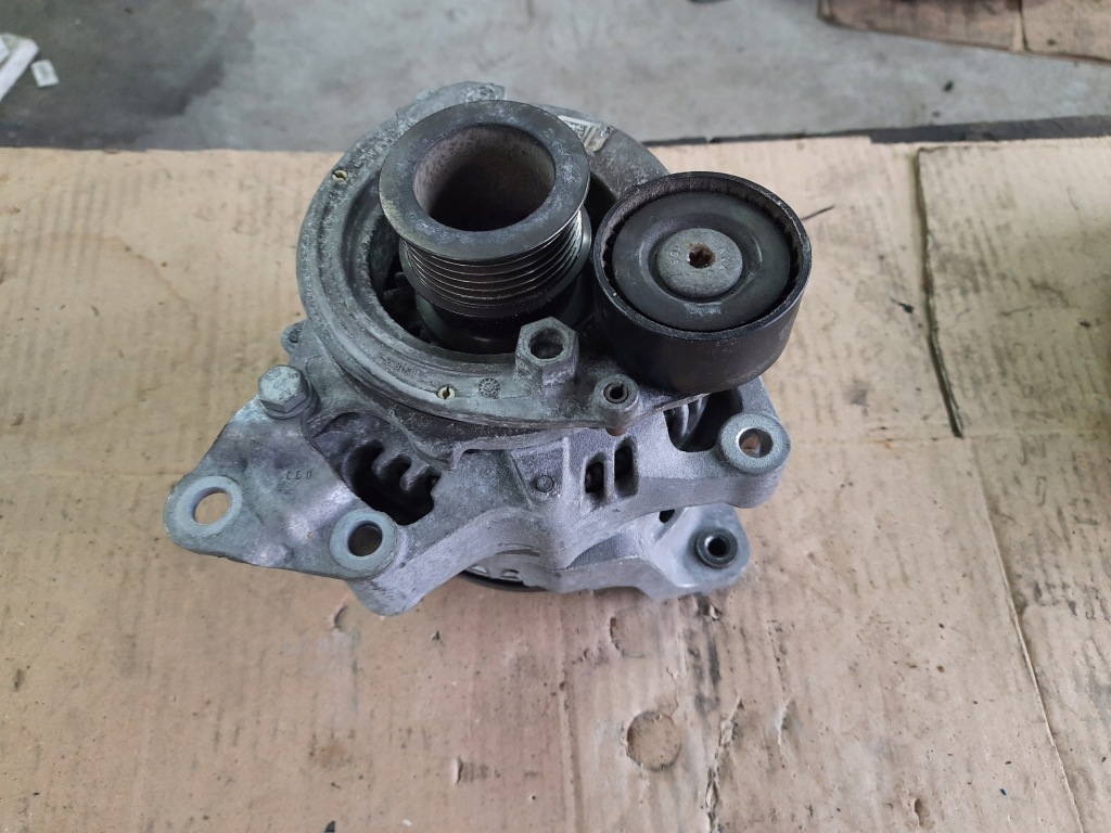 Bmw 1 f20 f21 рестайлинг  18r. генератор комплектный в Украине