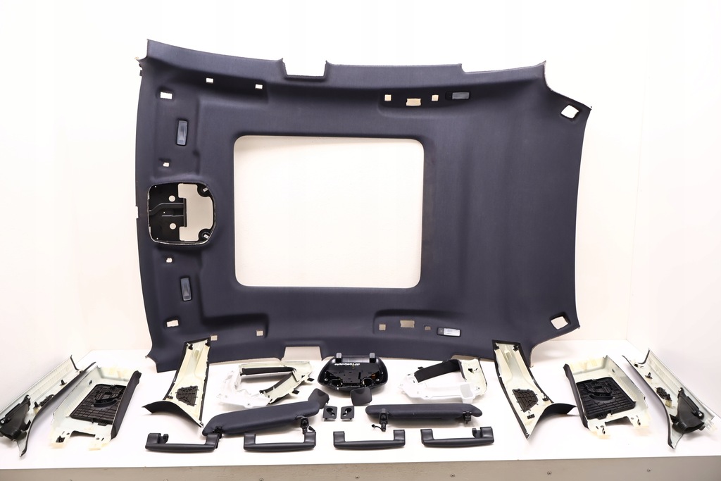 фото №10, Maserati levante стеля панорама