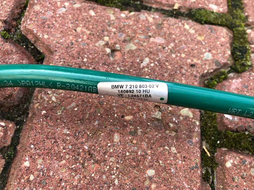 Шланг паливний bmw f12 f13 7210803 в Україні