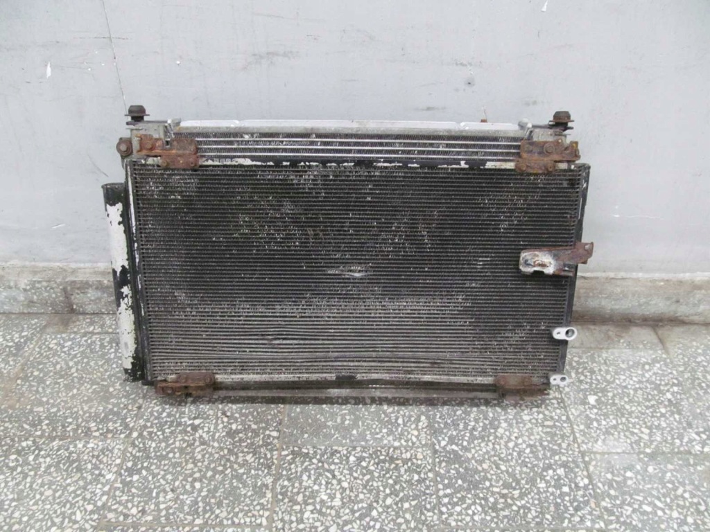 Купити Lexus is220 радіатор вентилятор комплект  05-10