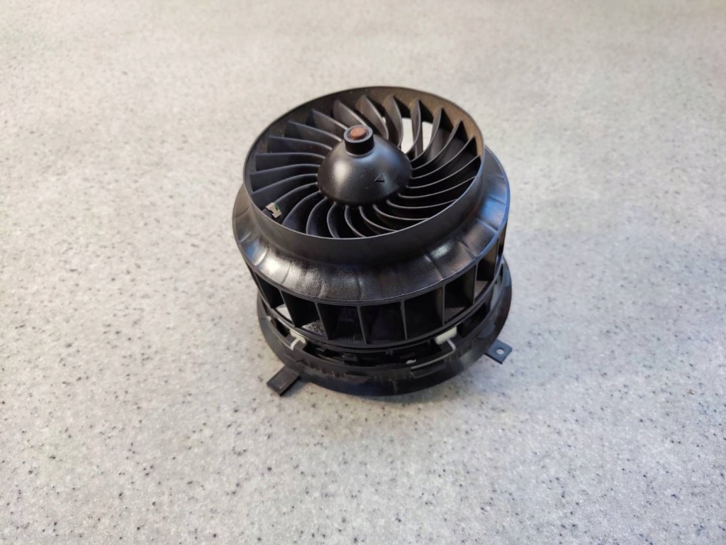 фото №1, Вентилятор вентилятор воздуходувка обдув резистор mercedes c w205 europa