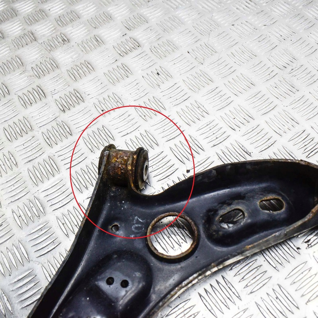 фото №7, Volkswagen tiguan 2013 правая сторона нижний рычаг передний