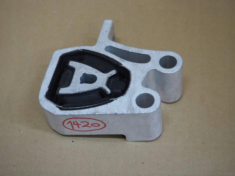 фото №1, Кронштейн двигателя mercedes eqb300 x243