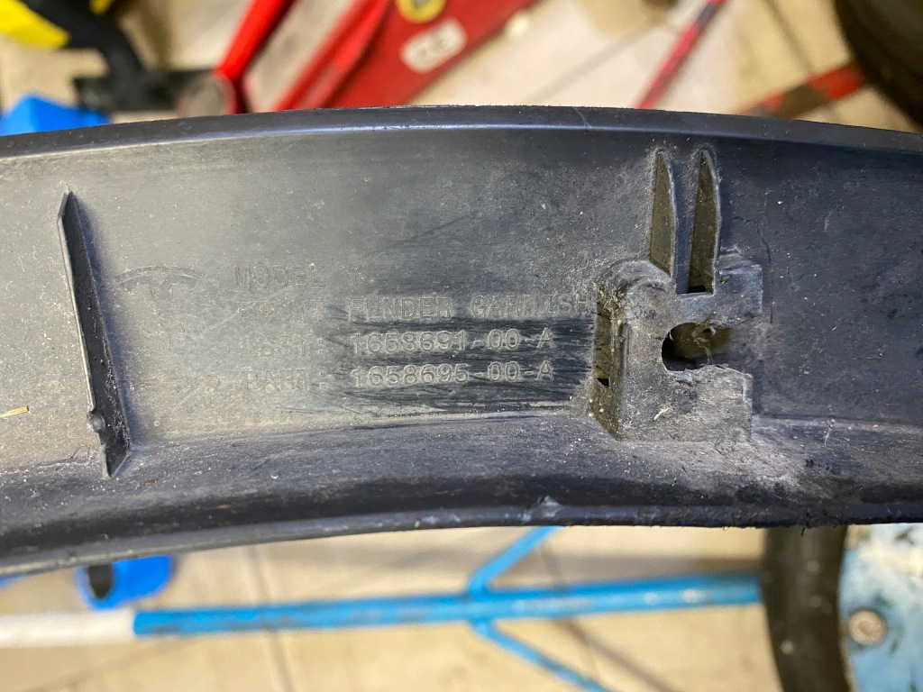 Tesla model y молдинг крыла левая перед 1658691-00-a оригинал Киев