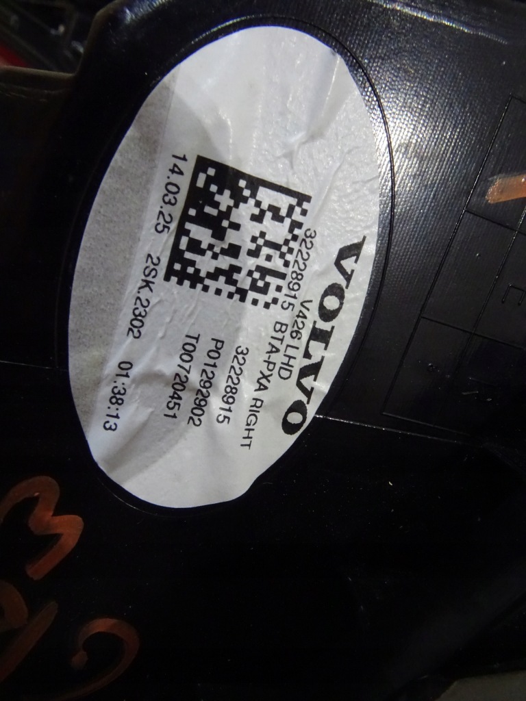 Volvo xc60 2 2017+ фара led правая  задний 32228915 llu Цена