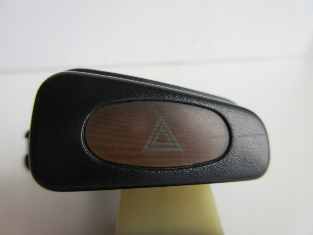 фото №9, Вимикач світла аварійних mazda xedos 6 9 ca06