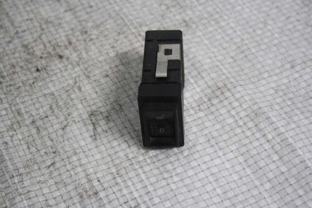 фото №9, Вимикач підігрів сидіння 3u0963563 superb i