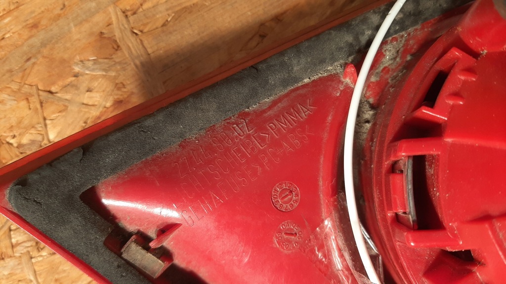 фото №9, Volkswagen passat b6 kombi лампа задня задня права w кришка 3c994509406s