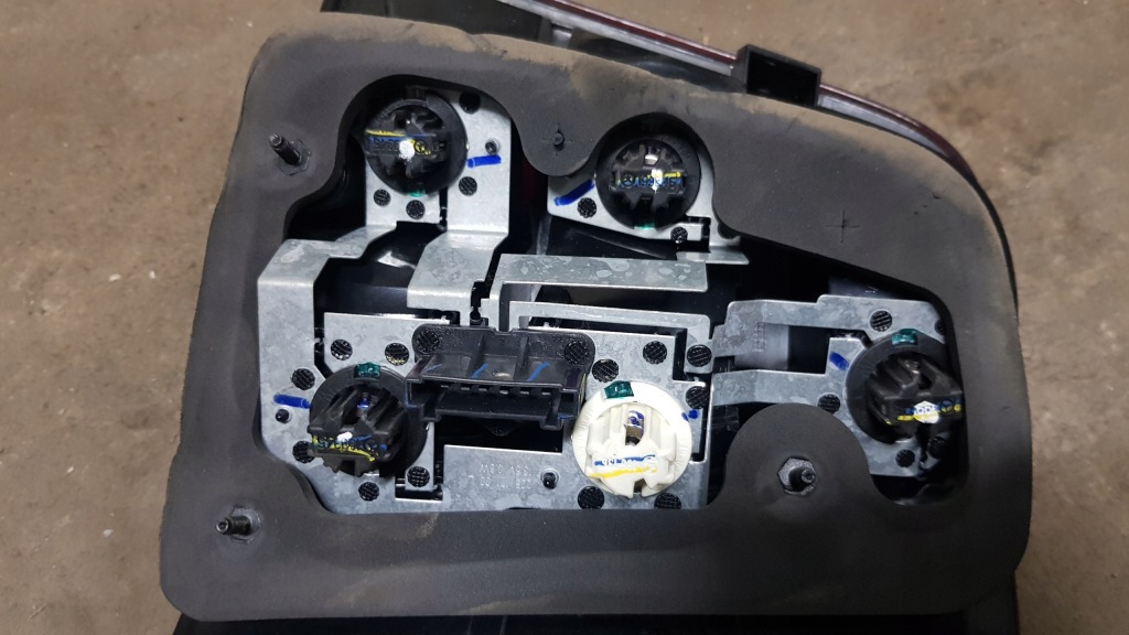 фото №4, Mercedes 251 r klasa лампа левая задняя 2518201564 оригинал