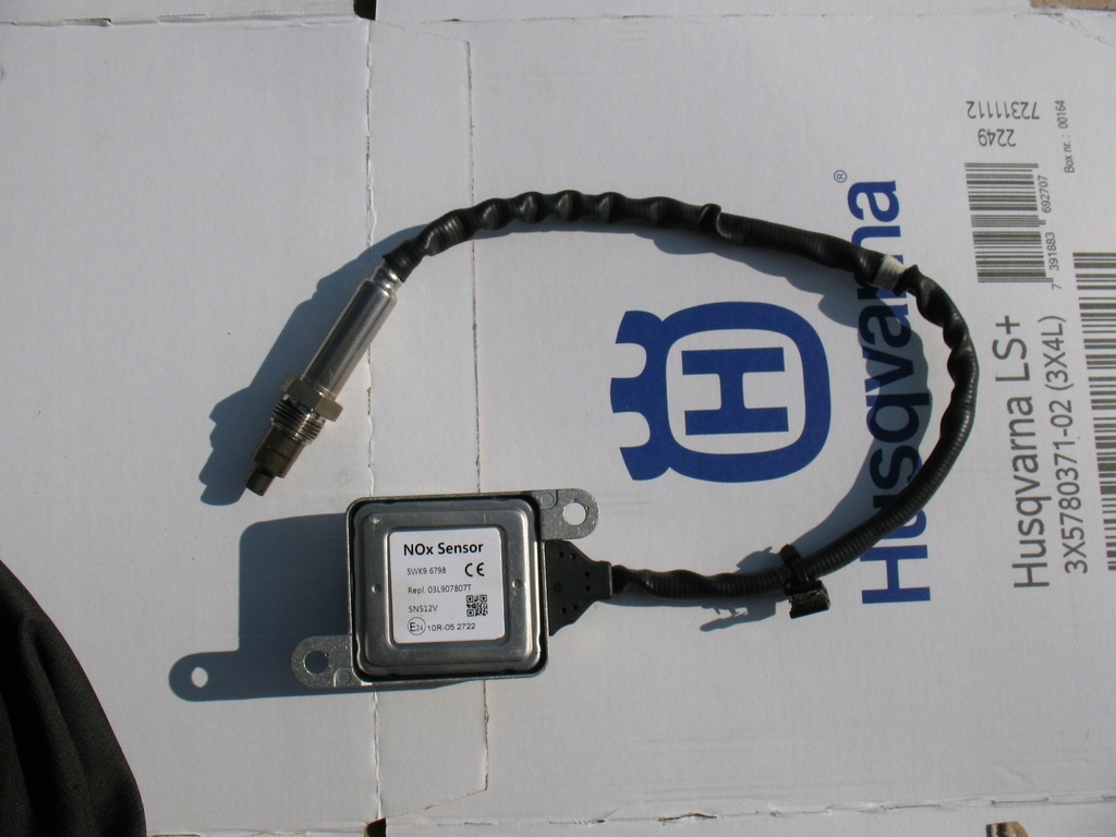 фото №1, Датчик nox датчик vw crafter 2.0tdi 03l907807t