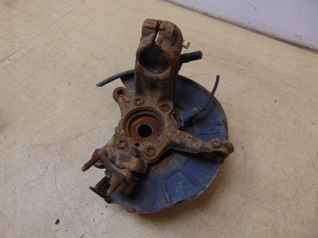 фото №10, Поворотний кулак ступиця права перед vw golf vi 1.4 tsi