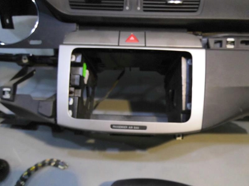 фото №5, Консоль подушка безопасности водителя датчик ремни passat b6